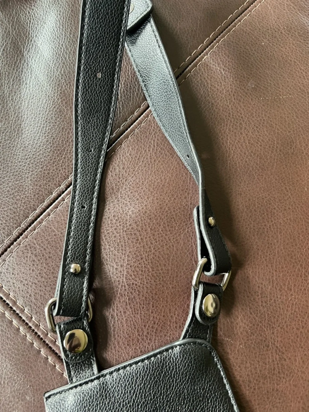 Mutarlon shoulder outerwear